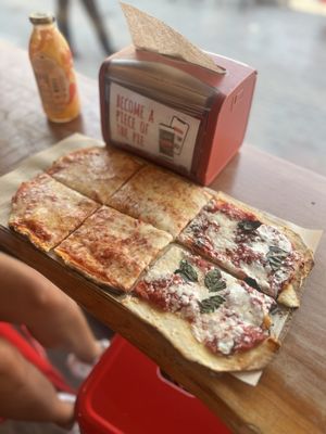 Jules Thin Crust by null