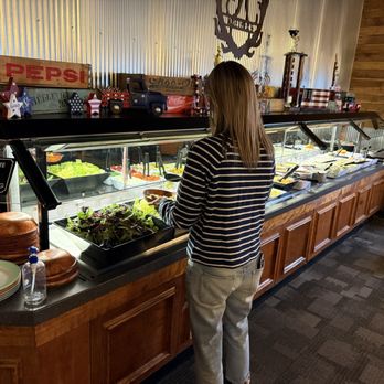 Kretzer's Grill & Bar - Salad bar - Steakhouses Near Me - Hoyleton, Illinois