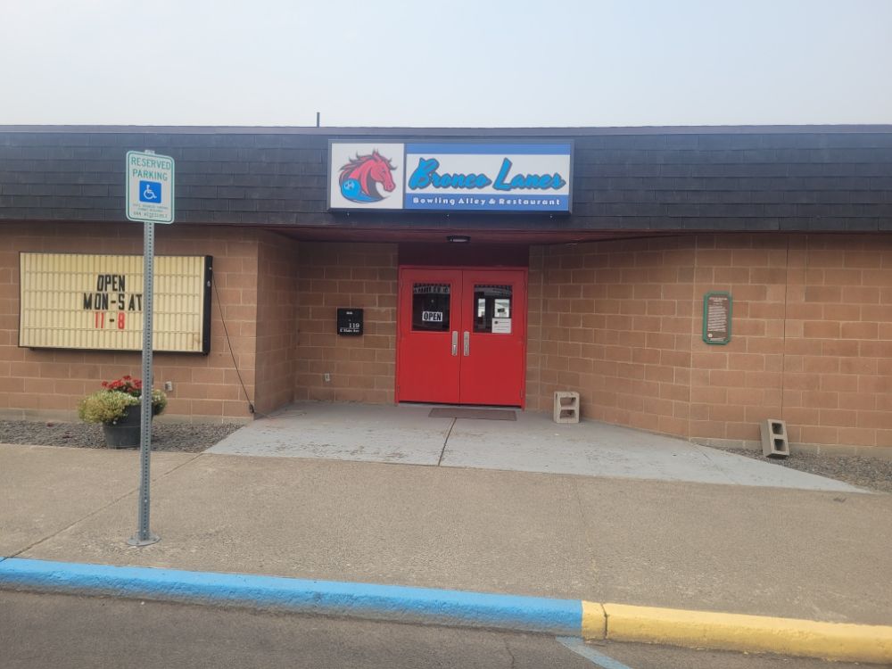 Bronco Lanes Logo