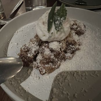 Trani's Dockside Station - Apple Crumble - Seafood Near Me - San Pedro, California Trani's Dockside Station - Apple Crumble - Seafood Near Me - San Pedro, California