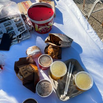 Jollibee - Chicken Shop Near Me - Plano, Texas
