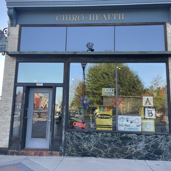 Chiro-Health Care Centers - Storefront with back to school display - Chiropractors Near Me - Sheboygan, Wisconsin Chiro-Health Care Centers - Storefront with back to school display - Chiropractors Near Me - Sheboygan, Wisconsin
