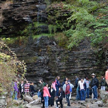 Cathedral Falls - Low volume of water - Landmarks & Historical Buildings Near Me