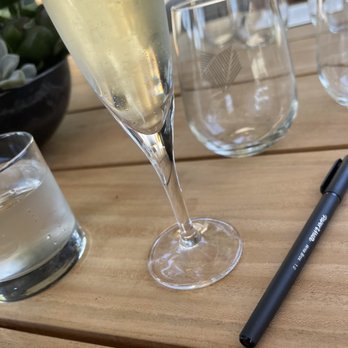 Kenwood Vineyards - Sparkling Wine - Blanc de Blancs - Wine Tasting Room Near Me - Kenwood, California