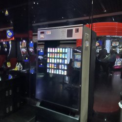 Casino Estoril - Cigarette machine. Haven't seen one of these in the US in a long time