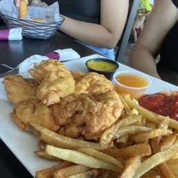 Chicken tenders with fries Chicken tenders with fries