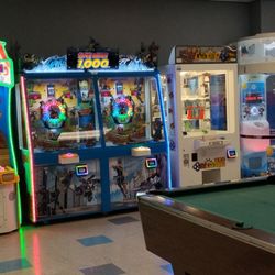 Bair’s Den Restaurant & Lounge - Game Room