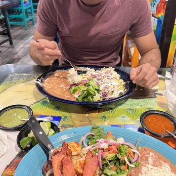 Mariscos Playa Hermosa - Enchiladas verde with chicken - Mexican Near Me - Phoenix, Arizona Mariscos Playa Hermosa - Enchiladas verde with chicken - Mexican Near Me - Phoenix, Arizona
