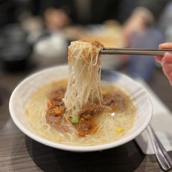 Pine House Cafe - beef vermicelli noodles