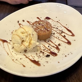Rustic 21 Bistro - Petit Gateau De Doce De Leite Com Sorvete De Nozes - Brazilian Near Me - Jacksonville, Florida Rustic 21 Bistro - Petit Gateau De Doce De Leite Com Sorvete De Nozes - Brazilian Near Me - Jacksonville, Florida