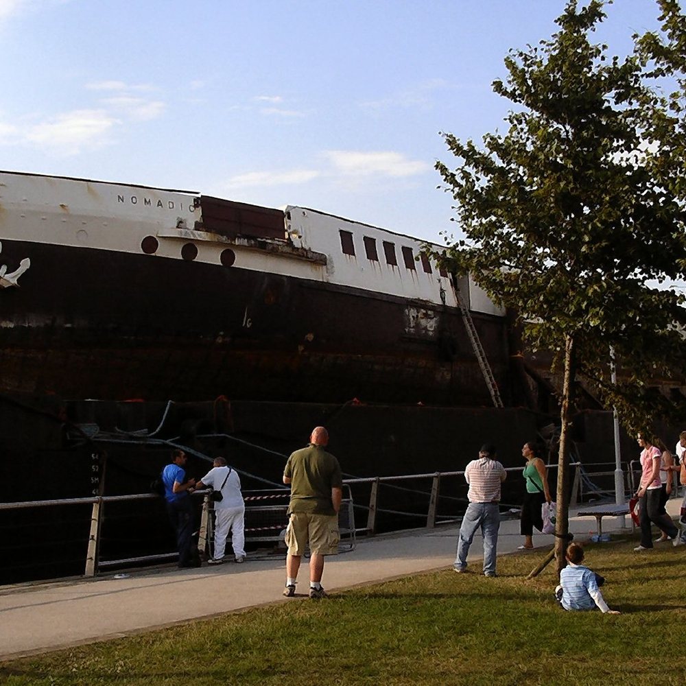 SS Nomadic - Nomadic on barge at Queen's Quay, July 2006 - Landmarks & Historical Buildings Near Me - Belfast, BFS