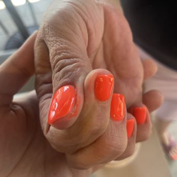 D Diamond Nails - Gel polish mani - Nail Salons Near Me - Hallandale Beach, Florida