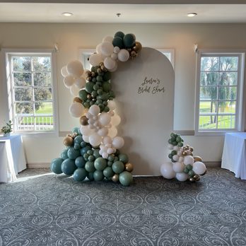 Ivy Studio - Balloon arch and backdrop - Session Photography Near Me - Buena Park, California