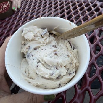 Graeter's Ice Cream - Peanut Butter Chocolate Chip Pint - Ice Cream & Frozen Yogurt Near Me - Louisville, Kentucky Graeter's Ice Cream - Peanut Butter Chocolate Chip Pint - Ice Cream & Frozen Yogurt Near Me - Louisville, Kentucky