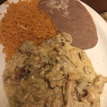 El Paso Mexican Restaurant - Spicy chicken with rice and beans - Mexican Near Me - Sevierville, Tennessee El Paso Mexican Restaurant - Spicy chicken with rice and beans - Mexican Near Me - Sevierville, Tennessee