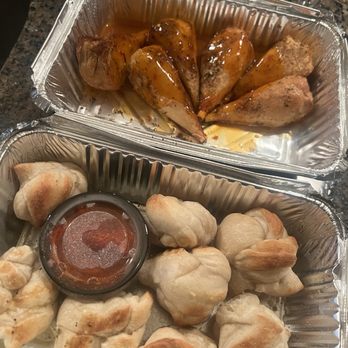 Troy's Italian Kitchen - vegan Mango habanero wings -- 9/10 , Vegan Garlic Knots -- 10/10 ! - Pizza Near Me - Arlington, Virginia Troy's Italian Kitchen - vegan Mango habanero wings -- 9/10 , Vegan Garlic Knots -- 10/10 ! - Pizza Near Me - Arlington, Virginia