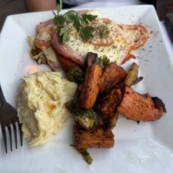 Bodega Malbec - Milanesa Napolitana was fire! - Argentine Near Me - Toluca Lake, California Bodega Malbec - Milanesa Napolitana was fire! - Argentine Near Me - Toluca Lake, California