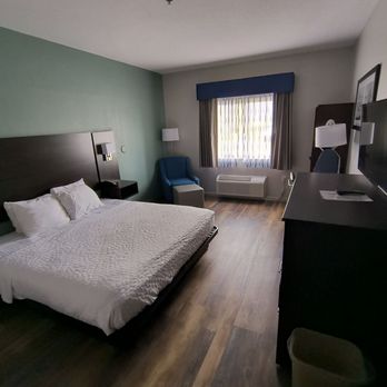 Best Western Clare Hotel - Hotel room - Hotels Near Me - Clare, Michigan