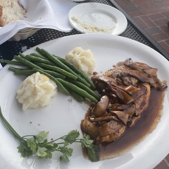 Bellissimo Restaurant - Chicken Pollo al marsala portabello - Italian Near Me - Fairfax City, Virginia