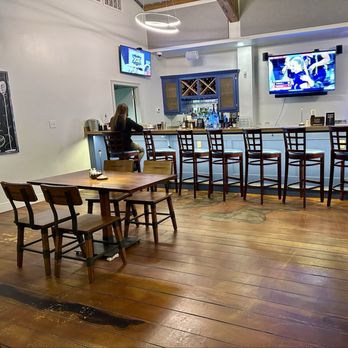 Blow Fly Bar and Grill - Bar area - Seafood Near Me - Gulfport, Mississippi
