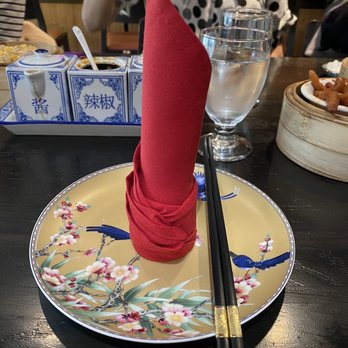 Han Palace - Gorgeous place setting - Dim Sum Near Me - McLean, Virginia