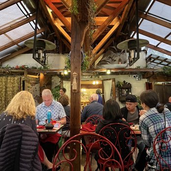 Robins Restaurant - The warm ambiance. - New American Near Me - Cambria, California Robins Restaurant - The warm ambiance. - New American Near Me - Cambria, California