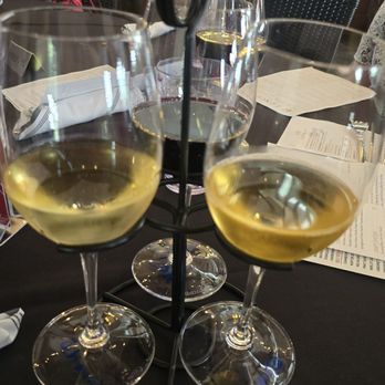 Chandler Hill Vineyards - Wine flight - Wineries Near Me - Defiance, Missouri