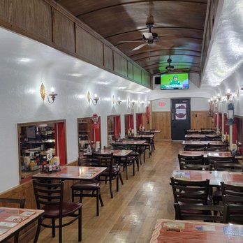 Big Tex Bar-B-Que - Rail car seating - Barbeque Near Me - Willcox, Arizona