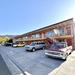 Apache Motel - @69_vegas_c10