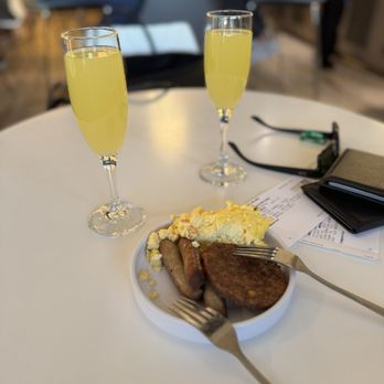 Escape Lounges - Normal sausage, maybe a vegan, weird sausage, and eggs. - Airport Lounges Near Me - Oakland, California Escape Lounges - Normal sausage, maybe a vegan, weird sausage, and eggs. - Airport Lounges Near Me - Oakland, California