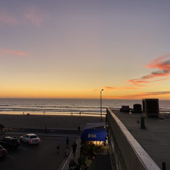 Surfer Beach Hotel - San Diego, CA