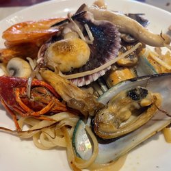 Shangri-La - Freshly prepared shellfish