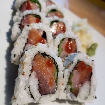 Moshi Moshi - The kaisen roll $10: salmon, tuna, yellowtail, scallion & spicy sauce IG:@KFitzEats - Sushi Bars Near Me - Miami, Florida