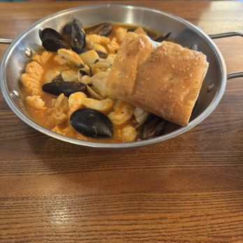 Landy's Restaurant - Gulf Cioppino - Seafood Near Me - Englewood, Florida Landy's Restaurant - Gulf Cioppino - Seafood Near Me - Englewood, Florida