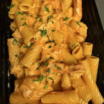 Patrizia's - Williamsburg - Rigatoni Davinci - Pizza Near Me - Brooklyn, New York