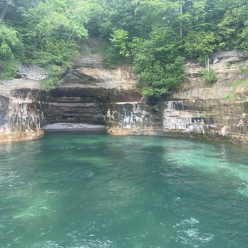 Shipwreck Tours - Boating Near Me - Munising, Michigan