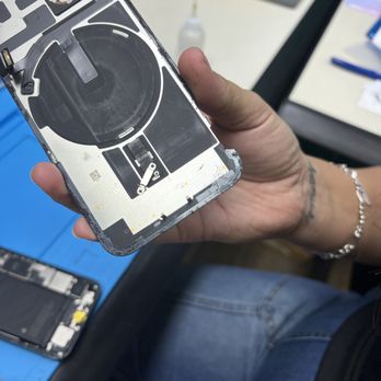 Cell Geeks - Mobile Phone Repair Near Me - Huntsville, Texas