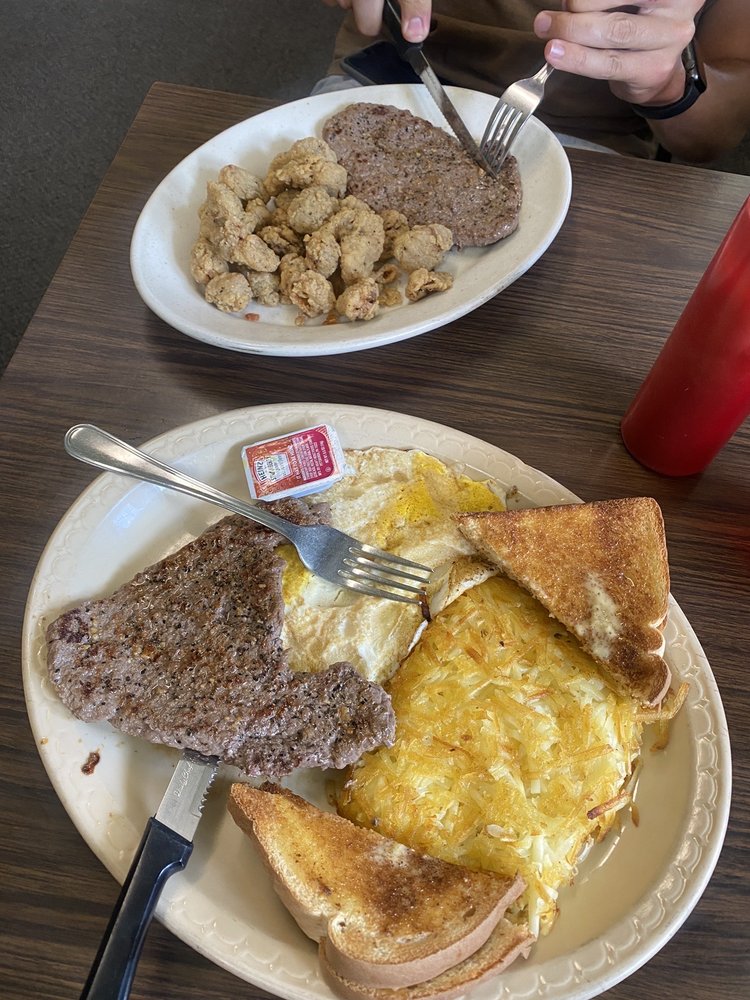 RED’S CAFE & LOUNGE Updated September 2024 10 Photos 404 NW 1st