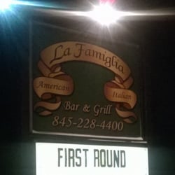 La Famiglia Bar & Grill
