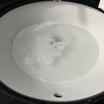 Hermosa Hotel - the sink water doesn't go down in the bathroom - Hotels Near Me - Avalon, California