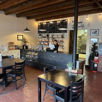 Clingans Junction- cabins + coffee - Bar area, tables - Coffee & Tea Near Me - Squaw Valley, California Clingans Junction- cabins + coffee - Bar area, tables - Coffee & Tea Near Me - Squaw Valley, California