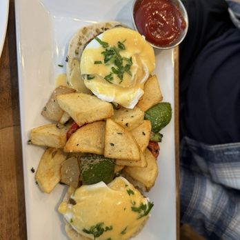 Central Bistro - Crab Cakes Benedict - Breakfast & Brunch Near Me - Jersey City, New Jersey