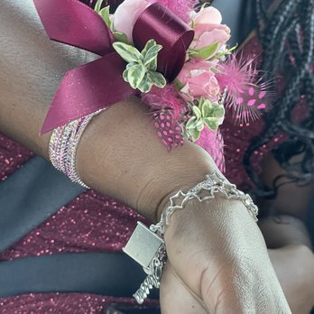 Spring Garden Flower Shop - Pink and whit Diamond bracelet band. - Florists Near Me - San Antonio, Texas