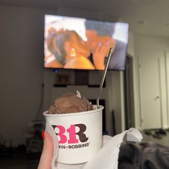 Baskin-Robbins - Love island and ice cream (summer time) - Ice Cream & Frozen Yogurt Near Me - Burbank, California Baskin-Robbins - Love island and ice cream (summer time) - Ice Cream & Frozen Yogurt Near Me - Burbank, California