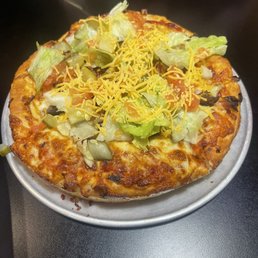 Cheeseburger individual pizza