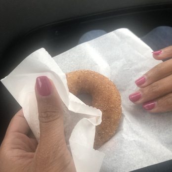 Smack Dab - Hand rolled cinnamon sugar doughnut - Breakfast & Brunch Near Me - Chicago, Illinois