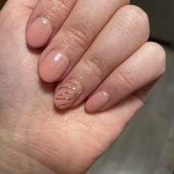 Juun Japanese Nail - Gel manicure with gradient effect