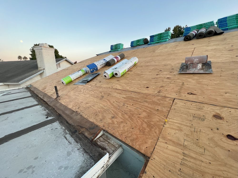 Slide of El Puma Roofing