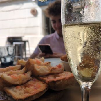 Terra Mia - Pan Con Tomate and a glass of Cava - Spanish Near Me - Barcelona, B Terra Mia - Pan Con Tomate and a glass of Cava - Spanish Near Me - Barcelona, B