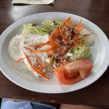 North Beach Fish Camp - Iceberg Wedge - New American Near Me - Neptune Beach, Florida